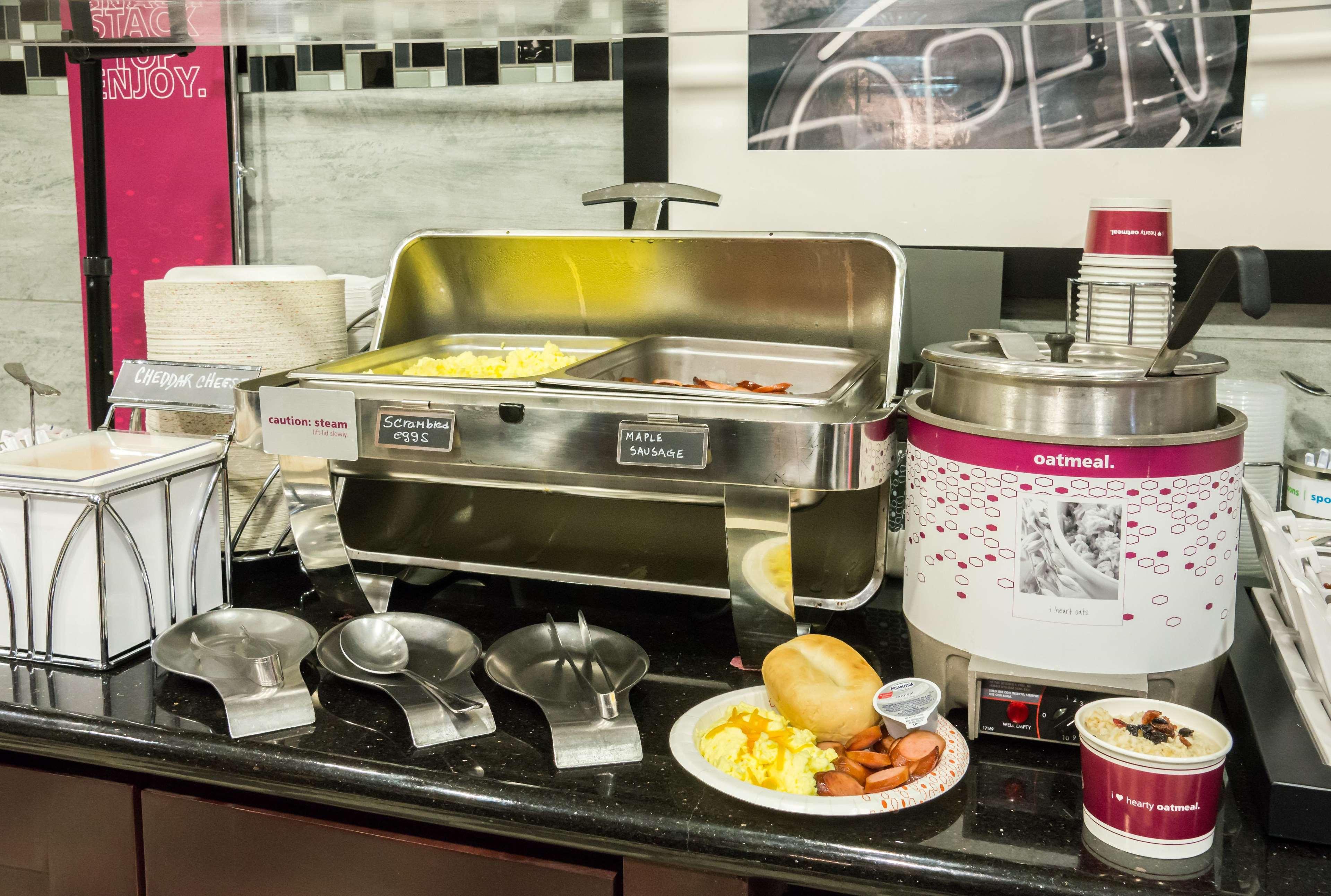 Hampton Inn & Suites Orlando-John Young Parkway/South Park Williamsburg Экстерьер фото